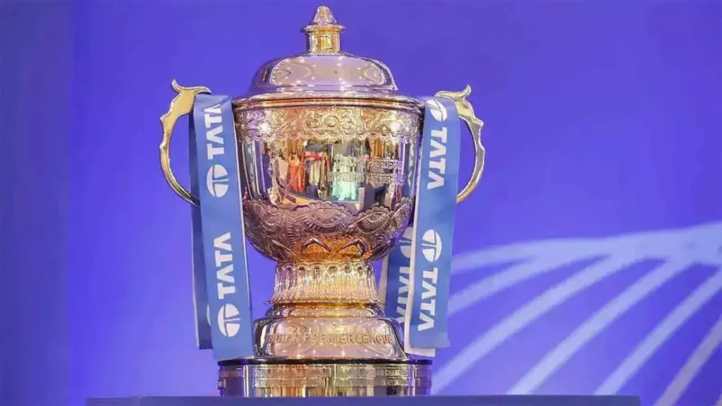 इंडियन प्रीमियर लीग (IPL) का आयोज हर साल भारत में होता।